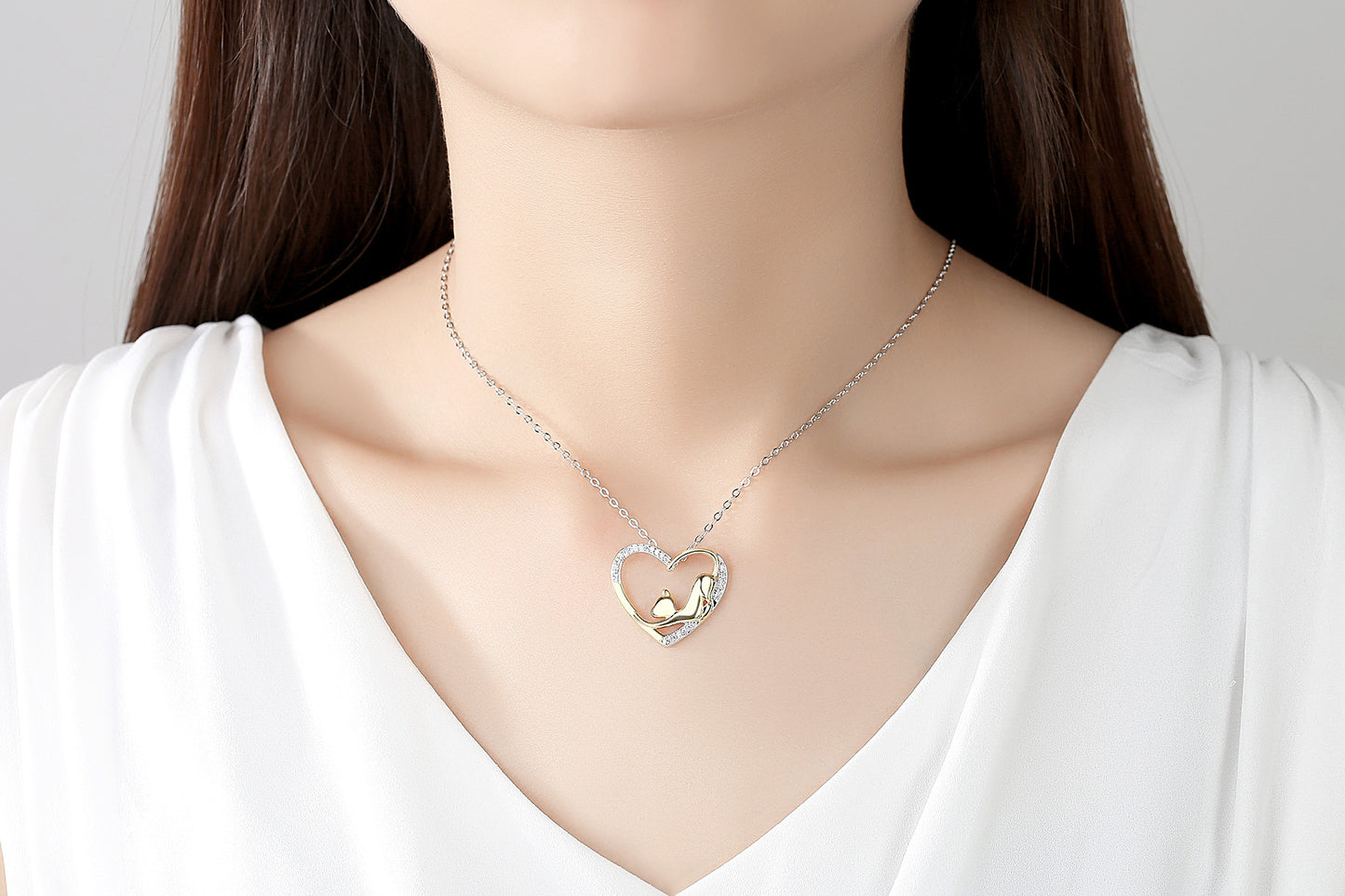Feline Elegance: Gold-Plated Cat Heart Necklace – Perfect for Animal Lovers.