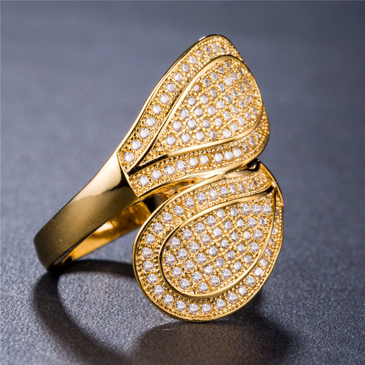 Glamour in Gold: Luxury Women's Gold-Plated Ring for Timeless Elegance.