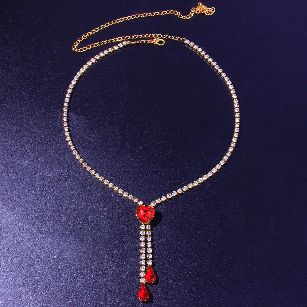 Diamond Elegance: Simple Water Drop Love Heart Pendant Clavicle Chain Necklace.